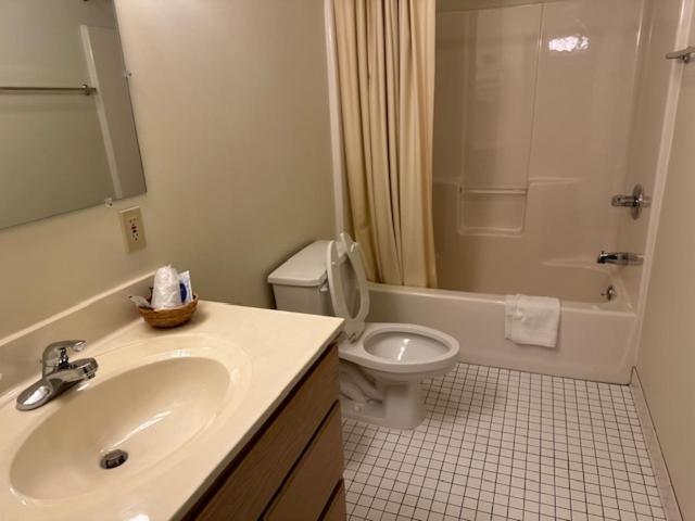 Oakridge Motel Newaygo Bagian luar foto